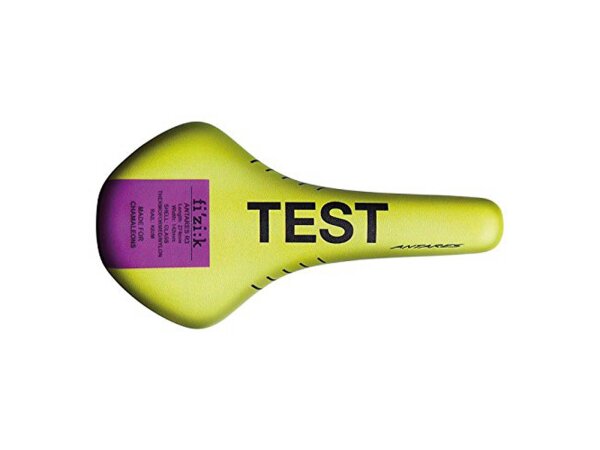 FIZIK Test-Sattel Lassen Sie den Kunden die unterschiedlichen Fizik-Sättel vergleichen, auffällige Farbe sowie eine aufg