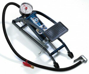 fußtretpumpe sks picco blau, mit manometer av/dv/sv/camping