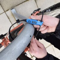 Squire Schloss STRAPLOK COMBI 10 - ultraleichtes Gurtschloss mit Zahlenkombinations-Schließung, 45cm, blau