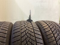 4x Winterreifen 215/55 R17 98V Goodyear Nr.194