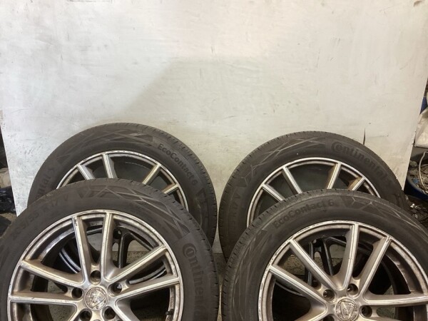 4x Alufelgen mit Sommerreifen 205/55 R17 VW Touran 2