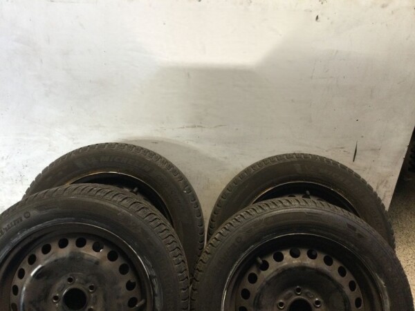 4X Felgen mit Winterreifen 205/55 R16 für Ford Mondeo