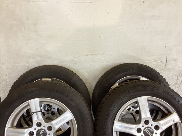 4X Alufelgen mit Winterreifen 185/65 R15 für MINI F54
