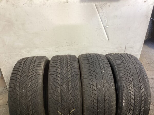 4x Winterreifen 235/50 R19 99H Bridgestone Nr.17