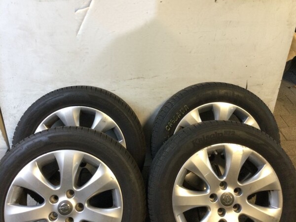 4x Alufelgen mit Winterreifen 225/55 R17 für Opel Cascada