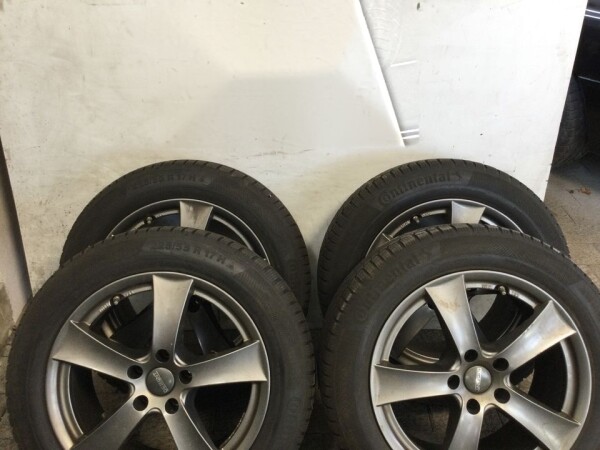 4x Alufelgen mit Winterreifen 225/55 R17 für BMW X2 F39