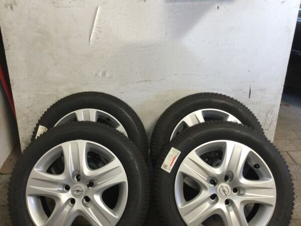 4x Felgen mit Winterreifen 205/55 R16 Opel Zafira B
