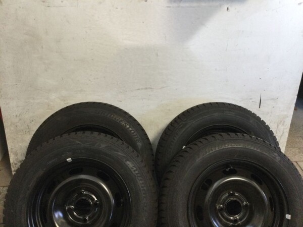 4x Felgen mit Winterreifen 195/65 R15 für Opel Crossland X