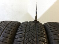 4x Alufelgen mit Winterreifen 245/45 R18 für Mercedes Viano