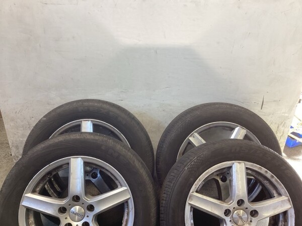 Alufelgen mit Sommerreifen 205/55 R16 VW Golf 6/7